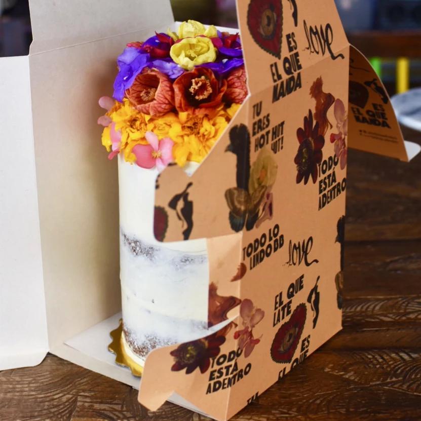 Torta natural con flores comestibles de la huerta helena grande 3 pisos